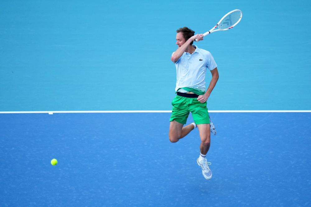 状态不错！三球半场三分6中3拿到13分4助