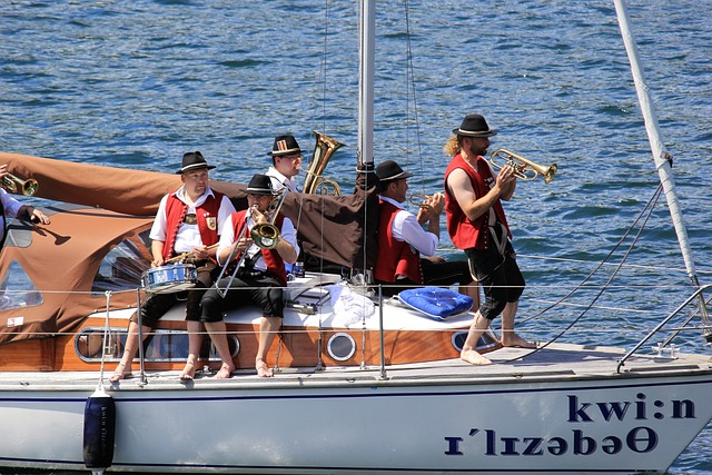 相比之下 相比之下